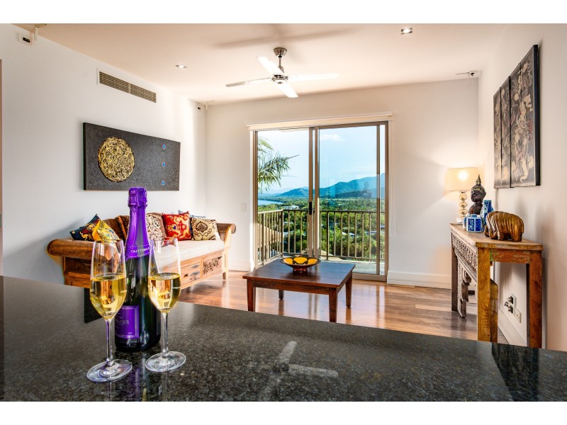 9/11 Colonel Cummings Drive, Palm Cove QLD 4879