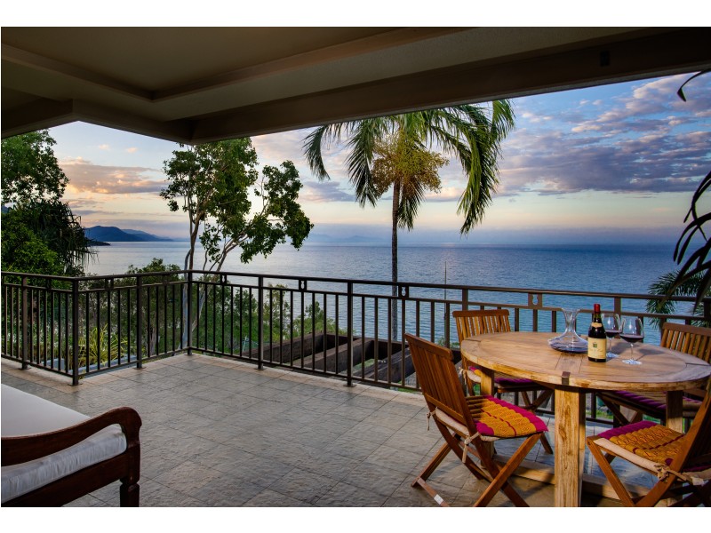 9/11 Colonel Cummings Drive, Palm Cove QLD 4879