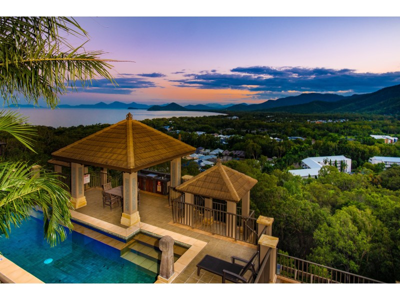 9/11 Colonel Cummings Drive, Palm Cove QLD 4879
