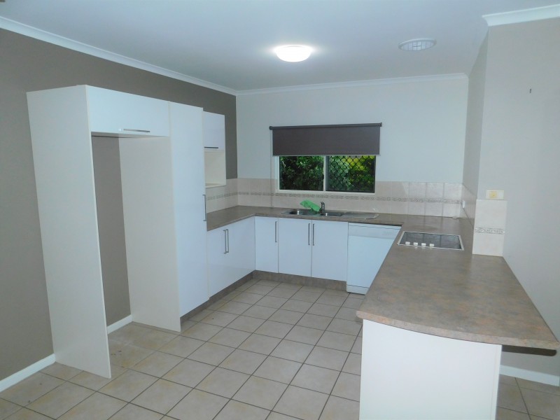 60 Cedar Road, Palm Cove QLD 4879