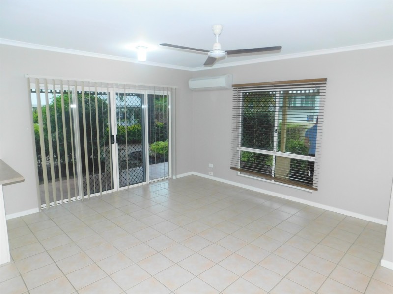 60 Cedar Road, Palm Cove QLD 4879