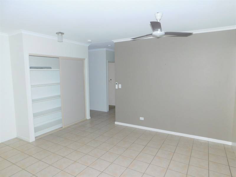 60 Cedar Road, Palm Cove QLD 4879