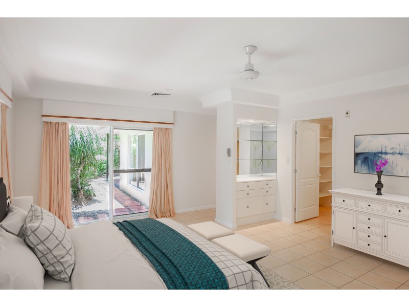 10 Whitehaven Ct, Clifton Beach QLD 4879