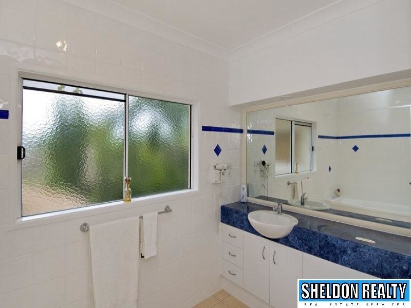10 Whitehaven Ct, Clifton Beach QLD 4879