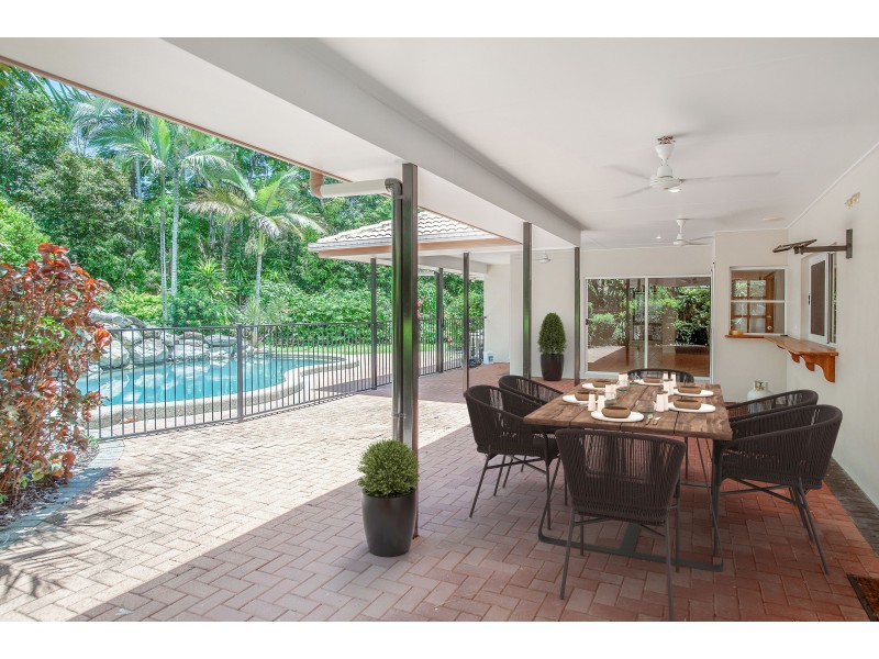 10 Whitehaven Ct, Clifton Beach QLD 4879