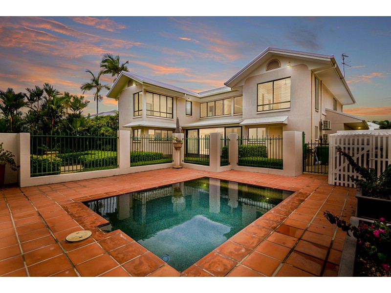 58 Cedar Rd, Palm Cove QLD 4879