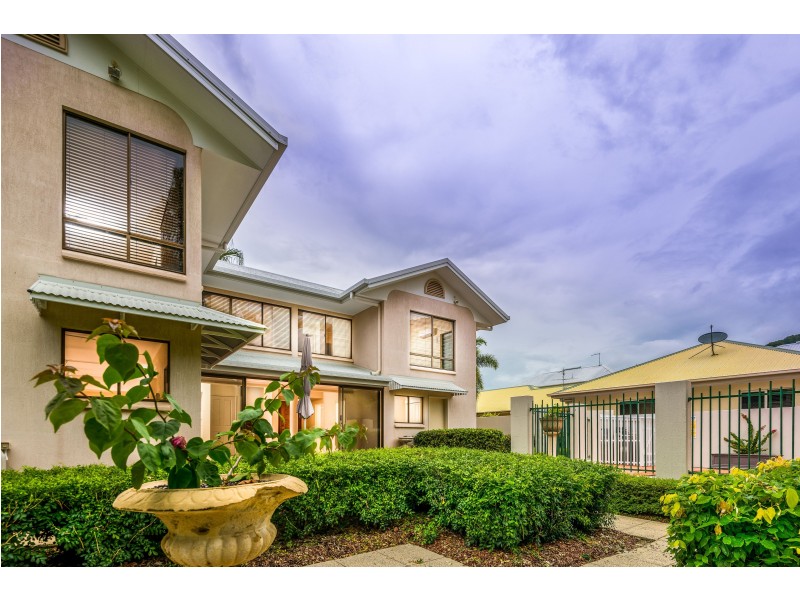 58 Cedar Rd, Palm Cove QLD 4879