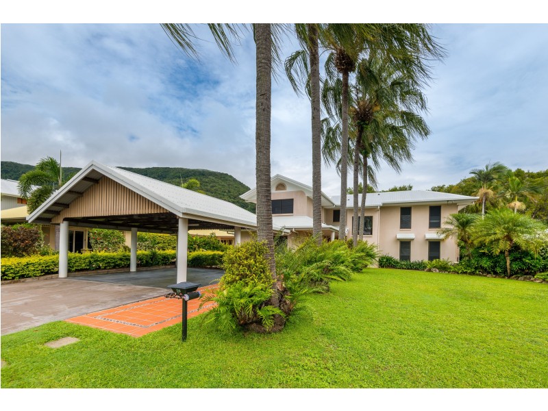 58 Cedar Rd, Palm Cove QLD 4879