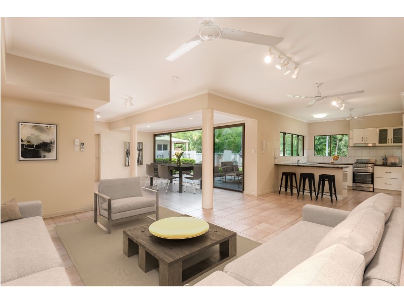 58 Cedar Rd, Palm Cove QLD 4879