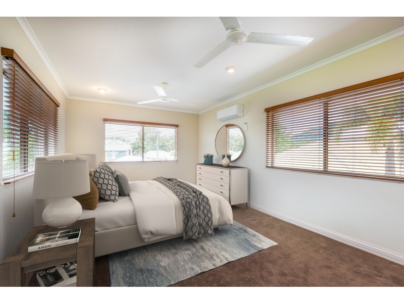 58 Cedar Rd, Palm Cove QLD 4879