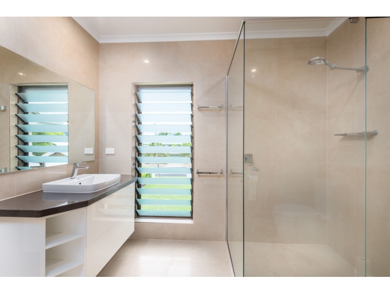 58 Cedar Rd, Palm Cove QLD 4879