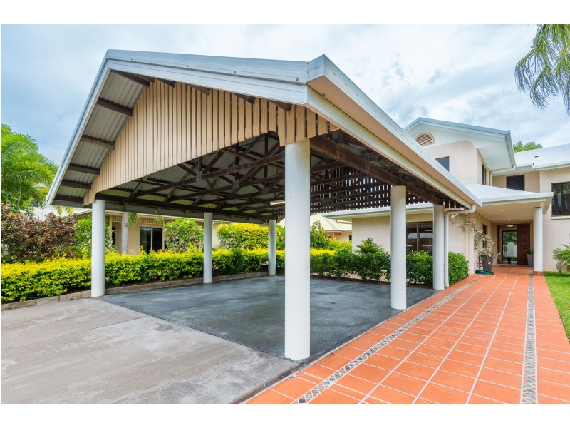 58 Cedar Rd, Palm Cove QLD 4879