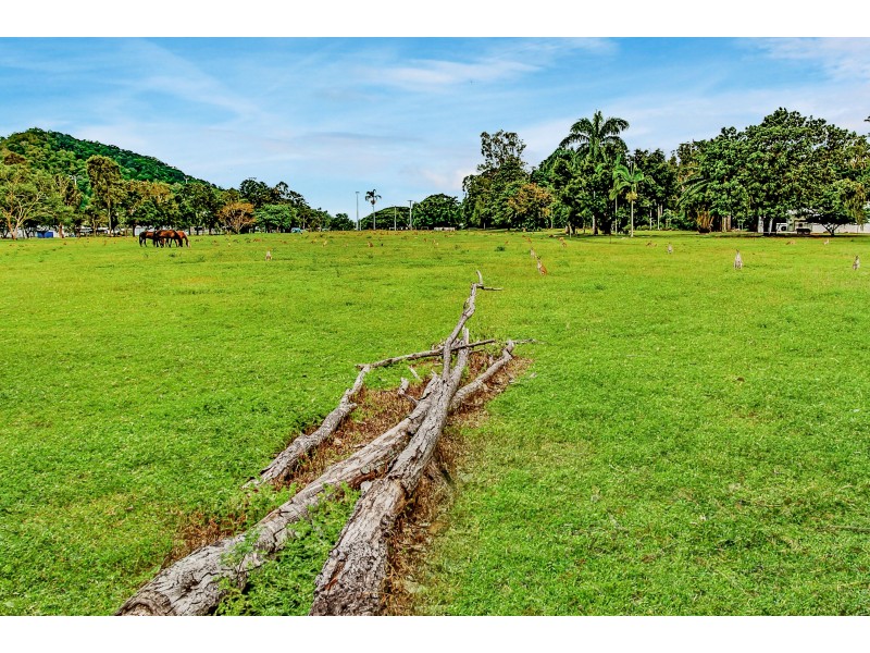 1 Marmion Close, Kewarra Beach QLD 4879