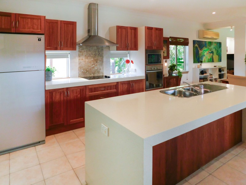 20 Moore Road, Kewarra Beach QLD 4879