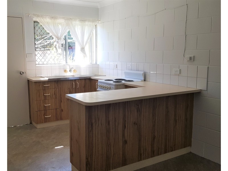 2/37 Sondrio Street, Woree QLD 4868