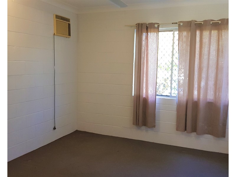 2/37 Sondrio Street, Woree QLD 4868
