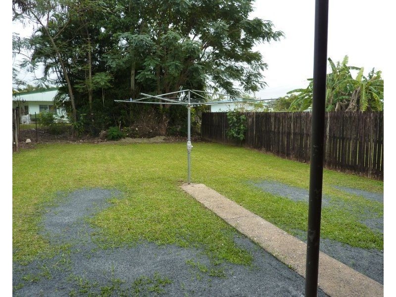 1/40 Toogood Road, Woree QLD 4868