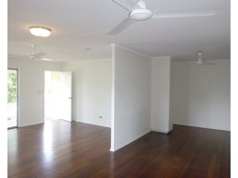 8 Bosanko Street, Manunda QLD 4870