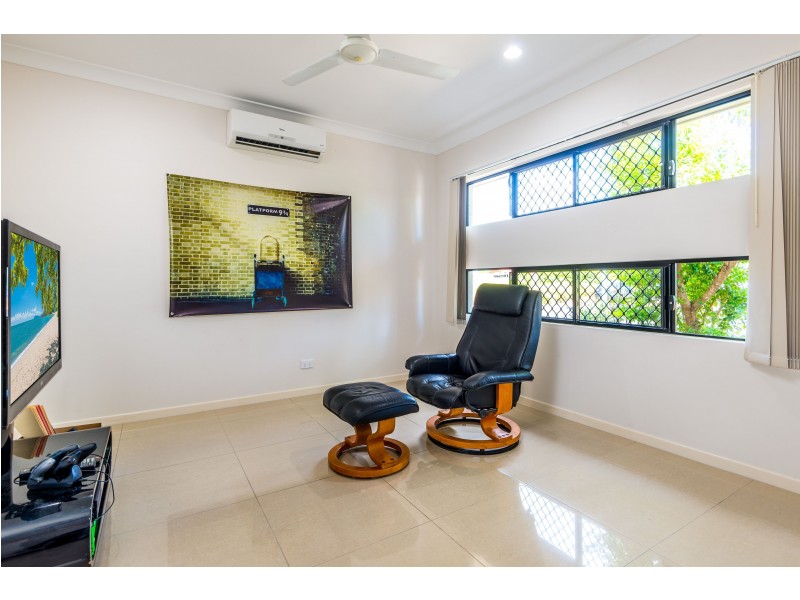 8 Ewan Glen, Trinity Park QLD 4879