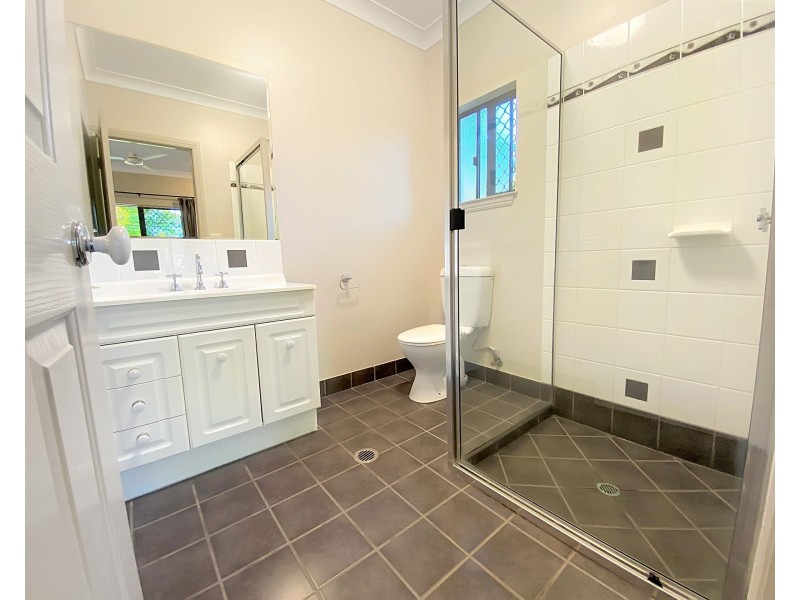 14 Sailfish Close, Kanimbla QLD 4870