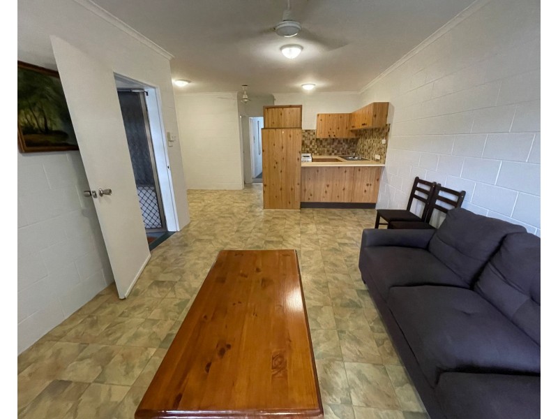 4/439 Severin Street, Manunda QLD 4870