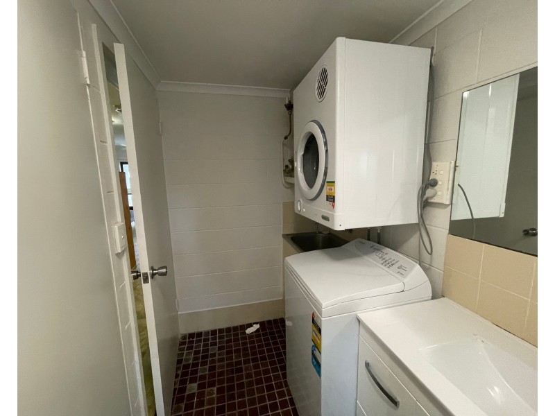 4/439 Severin Street, Manunda QLD 4870