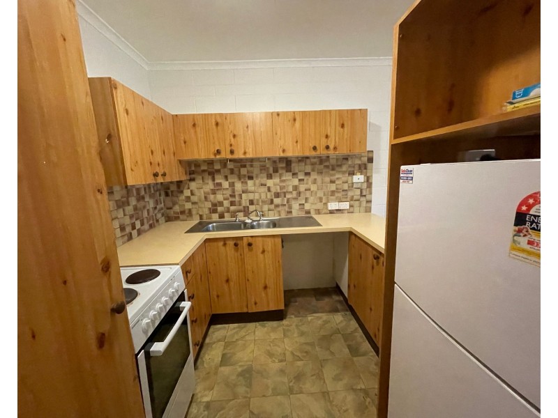 4/439 Severin Street, Manunda QLD 4870