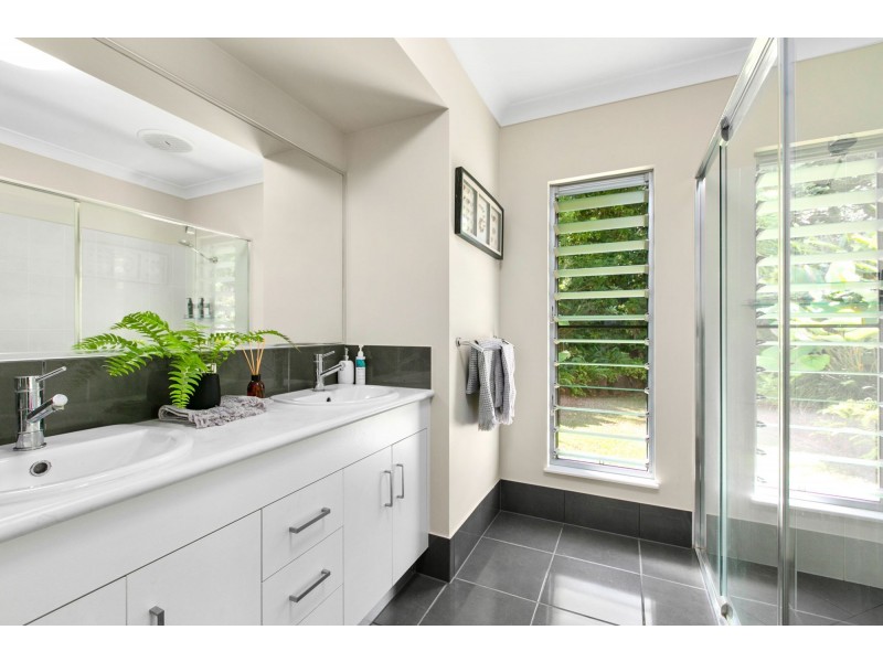 34 Lagoon Drive, Trinity Beach QLD 4879