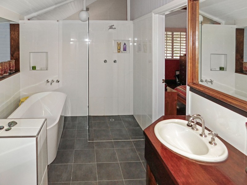 4 Cairns Street, Cairns North QLD 4870