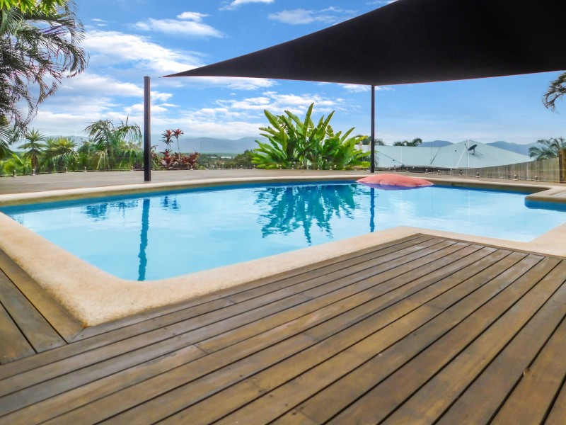 17 Guthrie Close, Bentley Park QLD 4869