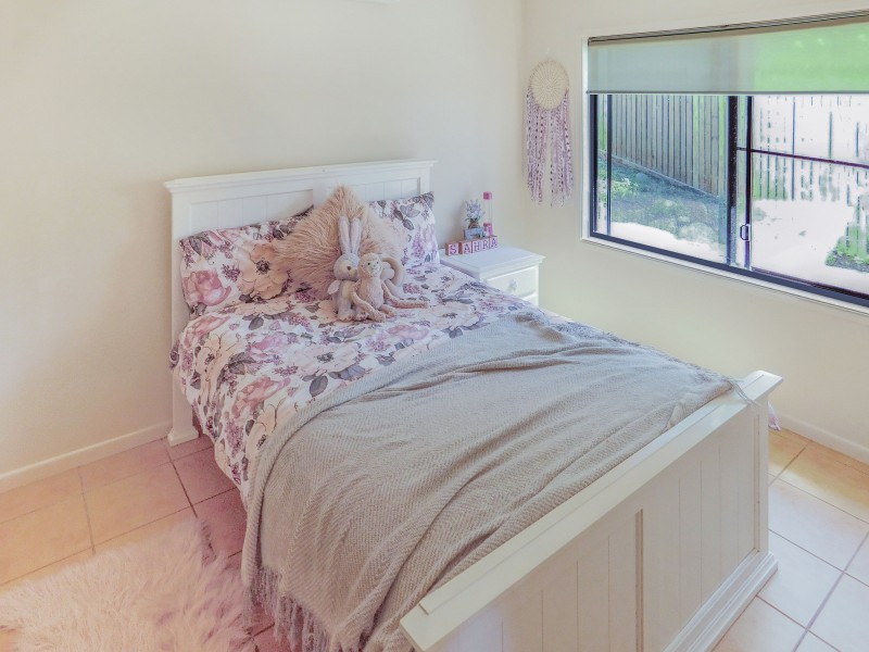 17 Guthrie Close, Bentley Park QLD 4869