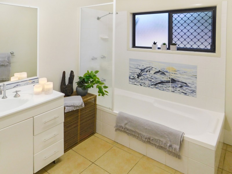 17 Guthrie Close, Bentley Park QLD 4869