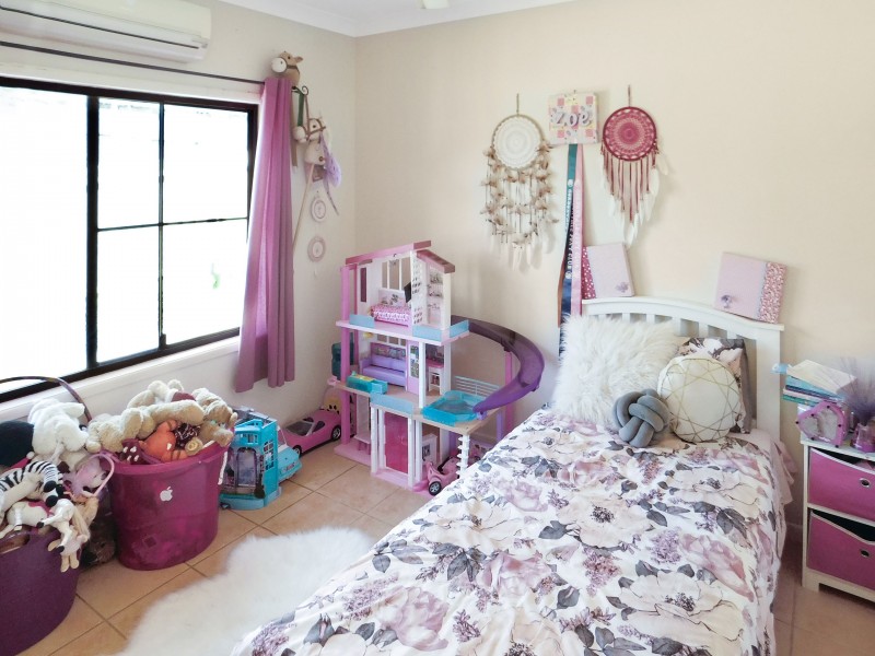 17 Guthrie Close, Bentley Park QLD 4869