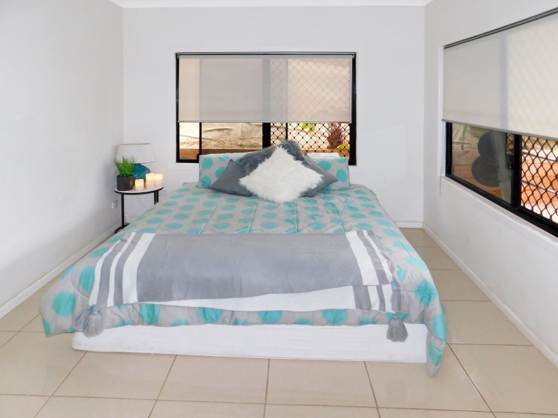 17 Guthrie Close, Bentley Park QLD 4869
