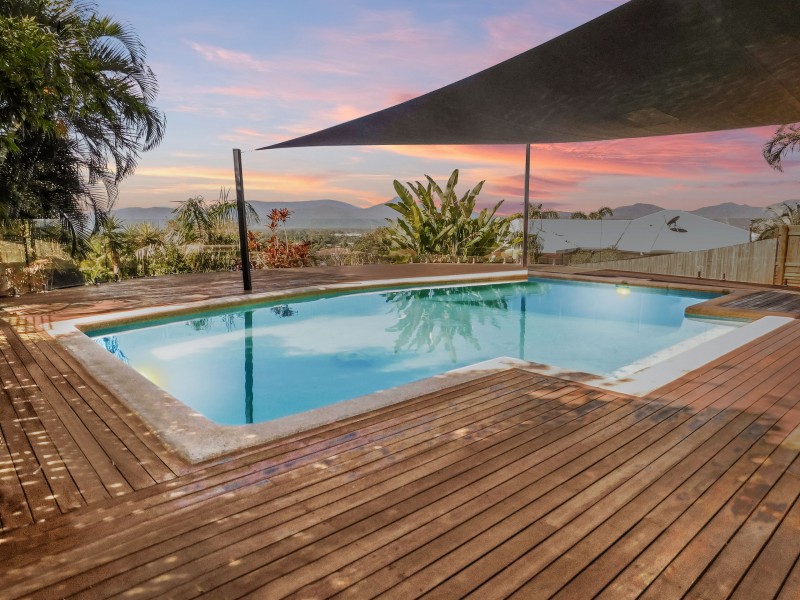 17 Guthrie Close, Bentley Park QLD 4869