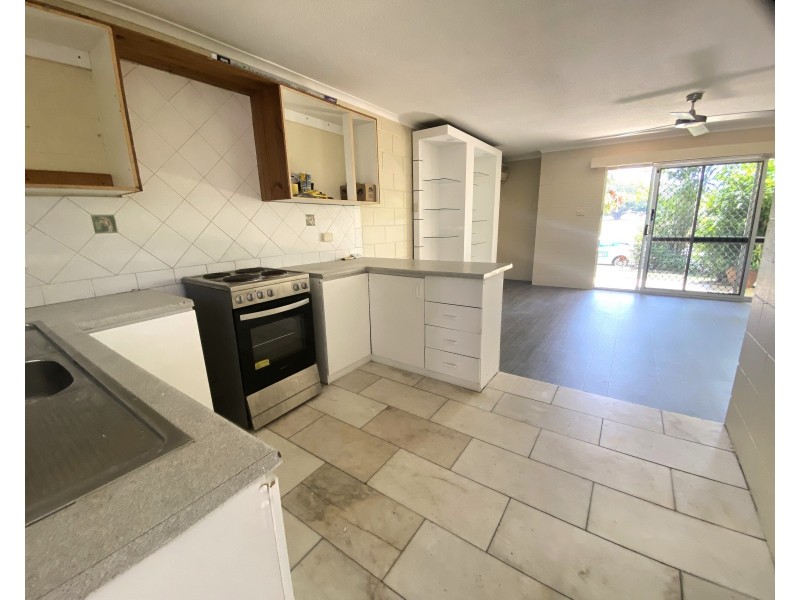2/20 Girralong Street, Woree QLD 4868