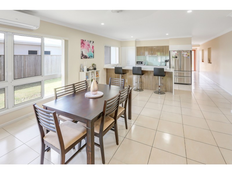 52 Seaways St, Trinity Beach QLD 4879