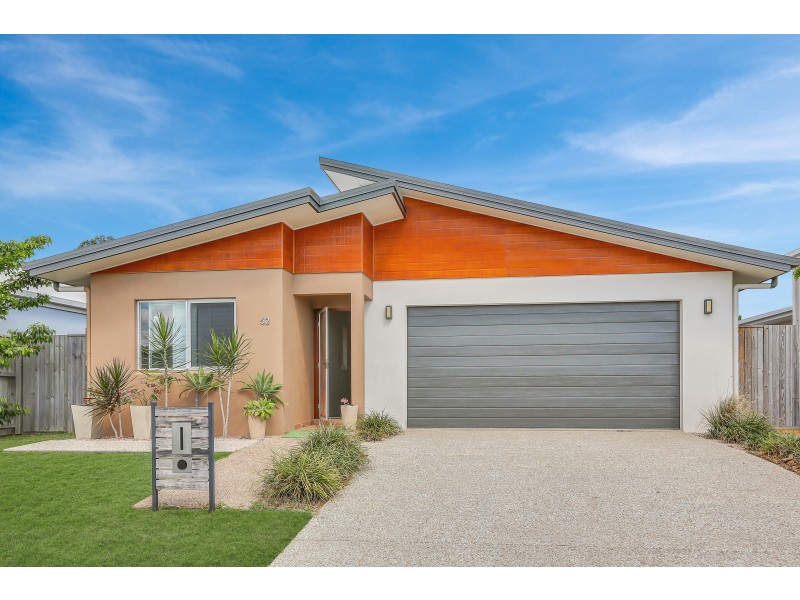 52 Seaways St, Trinity Beach QLD 4879