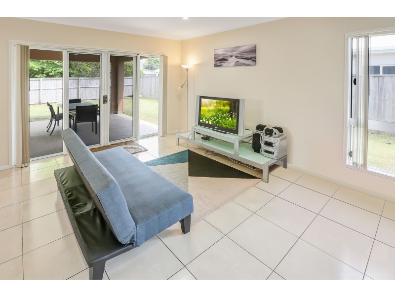 52 Seaways St, Trinity Beach QLD 4879