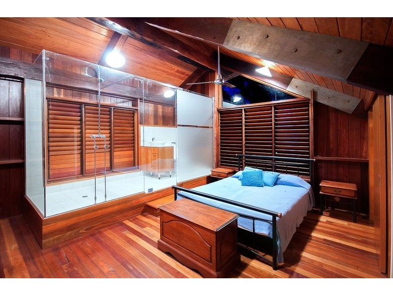 9 Arlington Esp, Clifton Beach QLD 4879