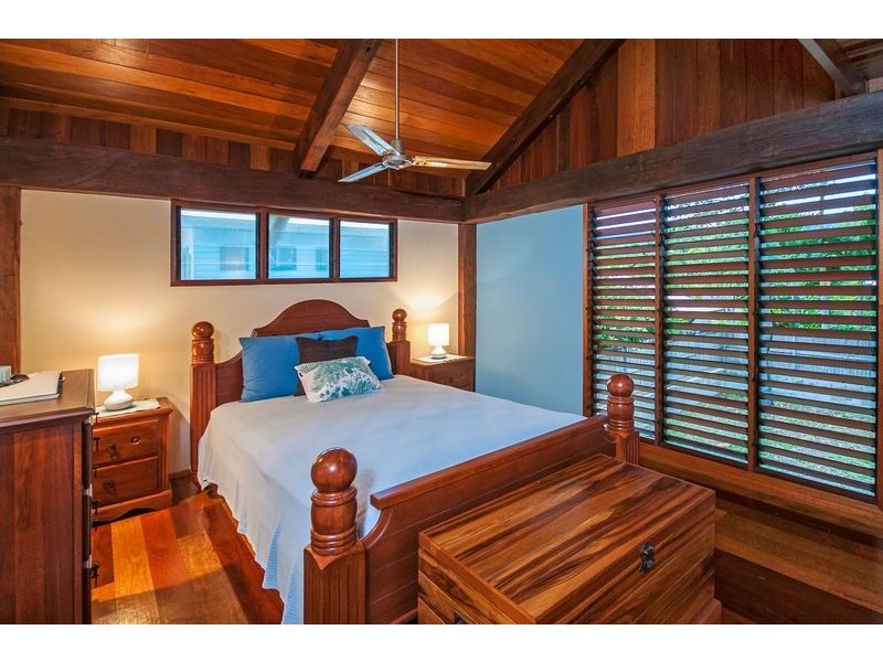 9 Arlington Esp, Clifton Beach QLD 4879