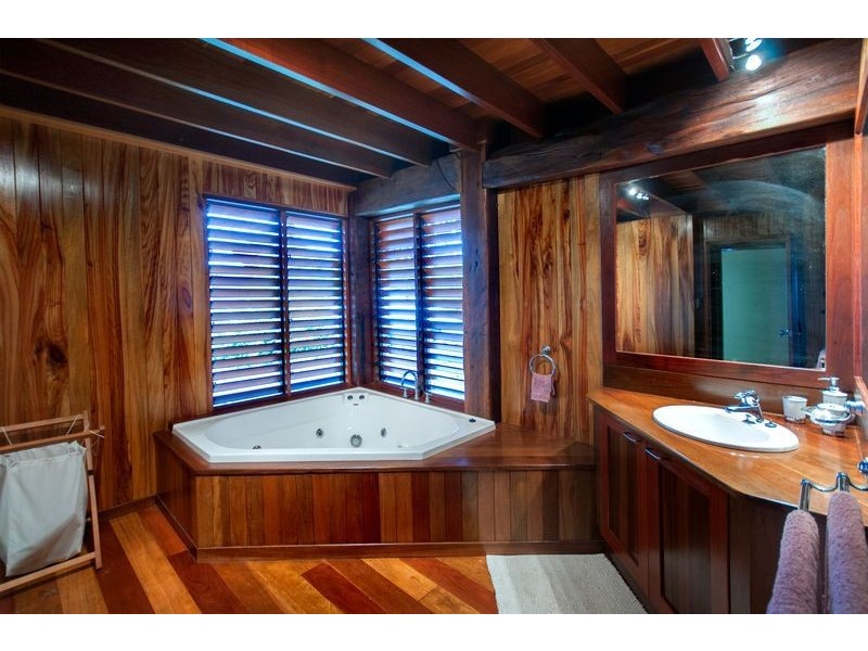 9 Arlington Esp, Clifton Beach QLD 4879