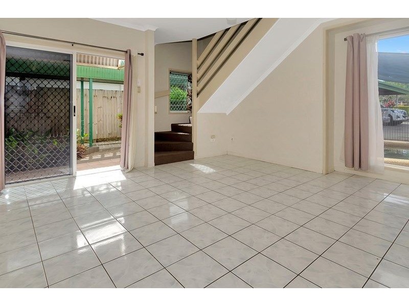 1/5 Balaclava Road, Earlville QLD 4870