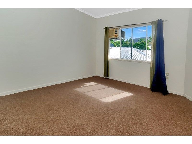 1/5 Balaclava Road, Earlville QLD 4870