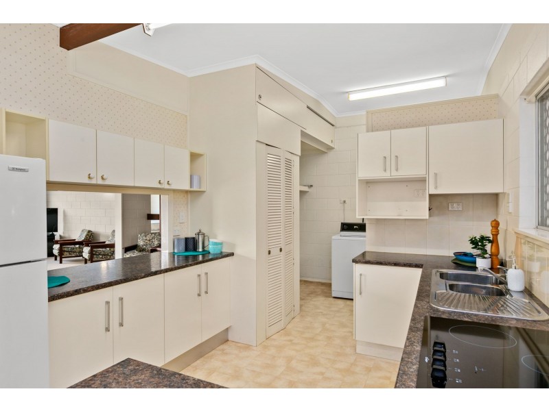12 Bremner Street, Mooroobool QLD 4870