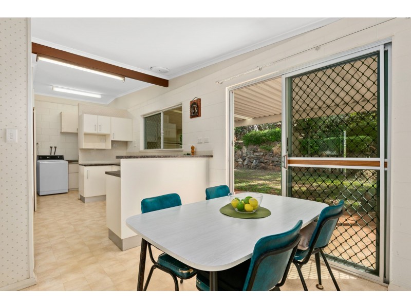 12 Bremner Street, Mooroobool QLD 4870