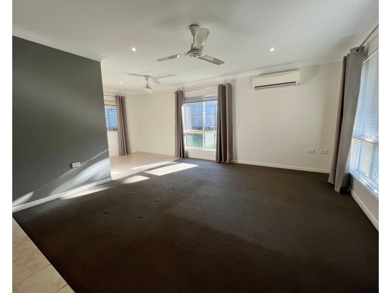 17 Elphinstone Street, Kanimbla QLD 4870