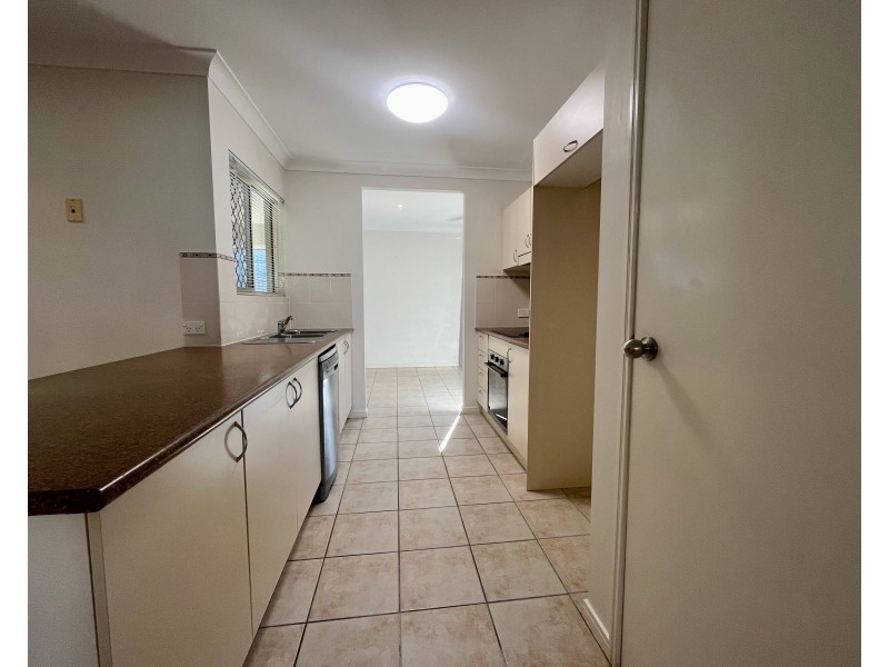 17 Elphinstone Street, Kanimbla QLD 4870