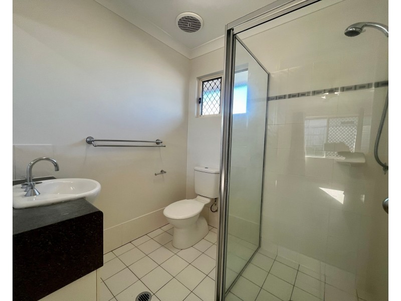 17 Elphinstone Street, Kanimbla QLD 4870