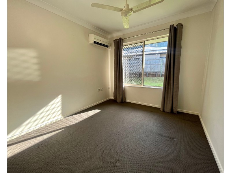17 Elphinstone Street, Kanimbla QLD 4870